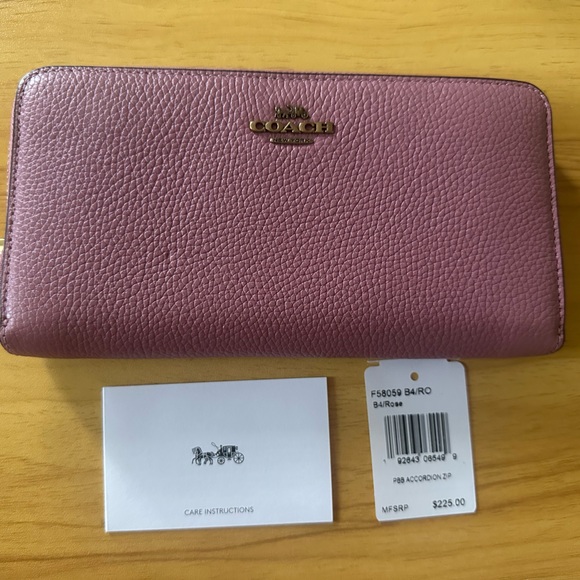 𝓒𝓞𝓐𝓒𝓗 Mauve Leather Women's Wallet - Picture 10 of 10